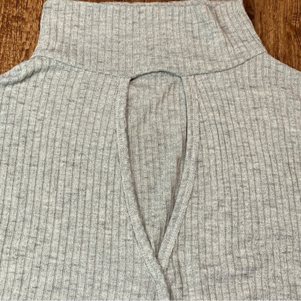 ASTR The Label Grey Cutout Mock Neck Ribbed Knit Sweater Cozy Feminine Size L - Picture 3 of 13